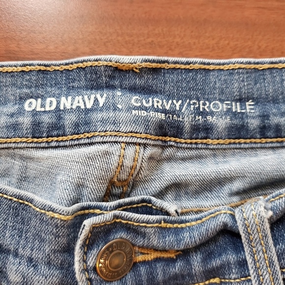 Old Navy Curvy Mid-Rise - Picture 6 of 7